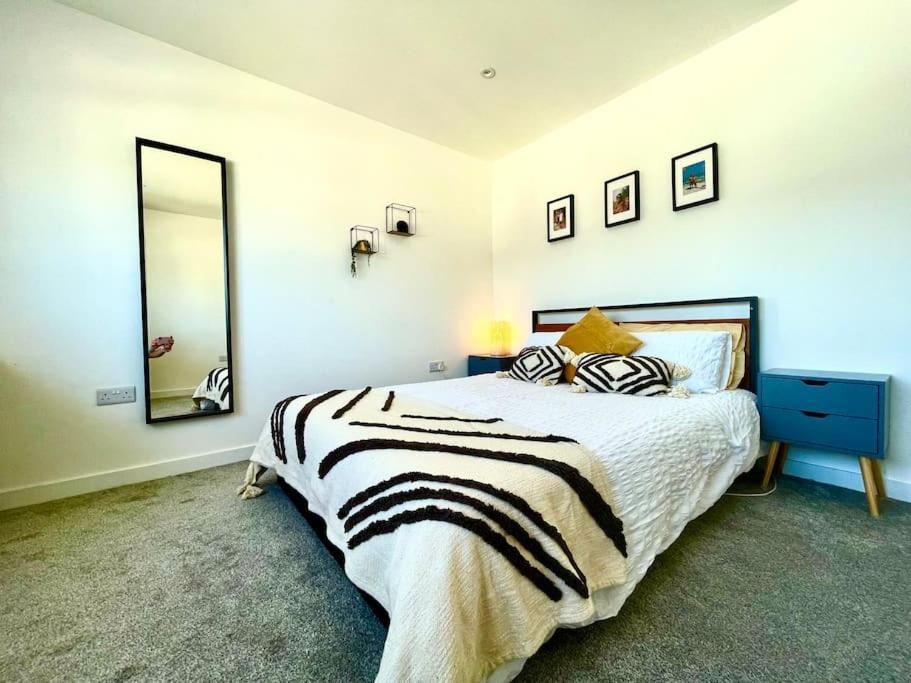 Modern Chic Summer Holiday Retreat. New Quay Εξωτερικό φωτογραφία
