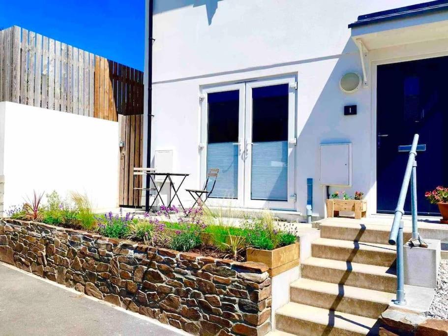 Modern Chic Summer Holiday Retreat. New Quay Εξωτερικό φωτογραφία