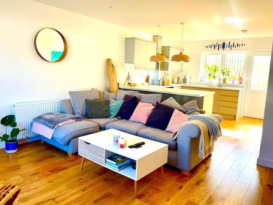 Modern Chic Summer Holiday Retreat. New Quay Εξωτερικό φωτογραφία