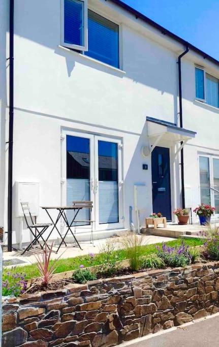 Modern Chic Summer Holiday Retreat. New Quay Εξωτερικό φωτογραφία